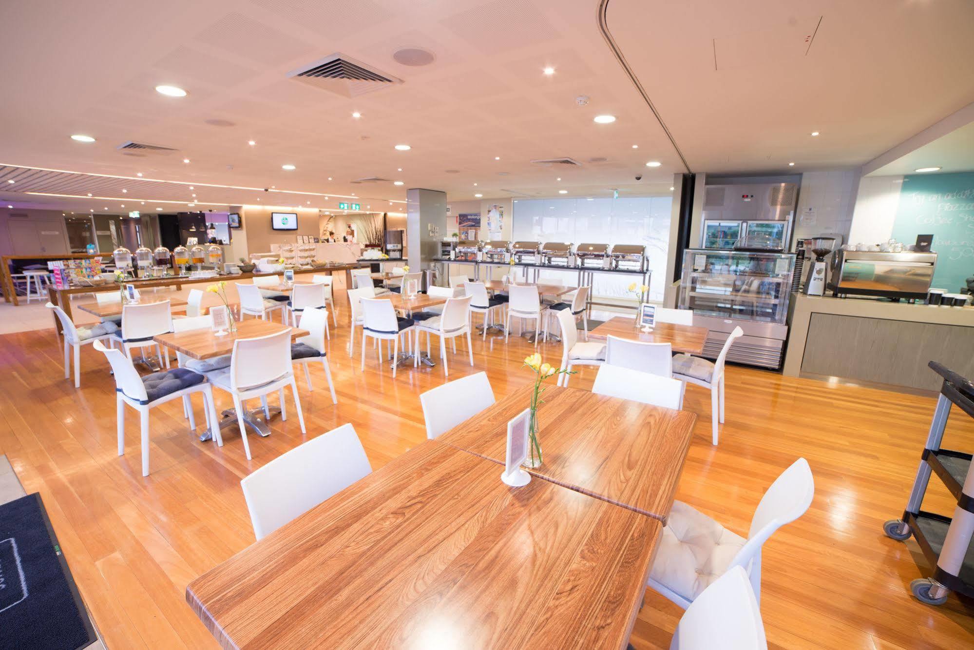 Quality Suites Pioneer Sands Wollongong Ngoại thất bức ảnh