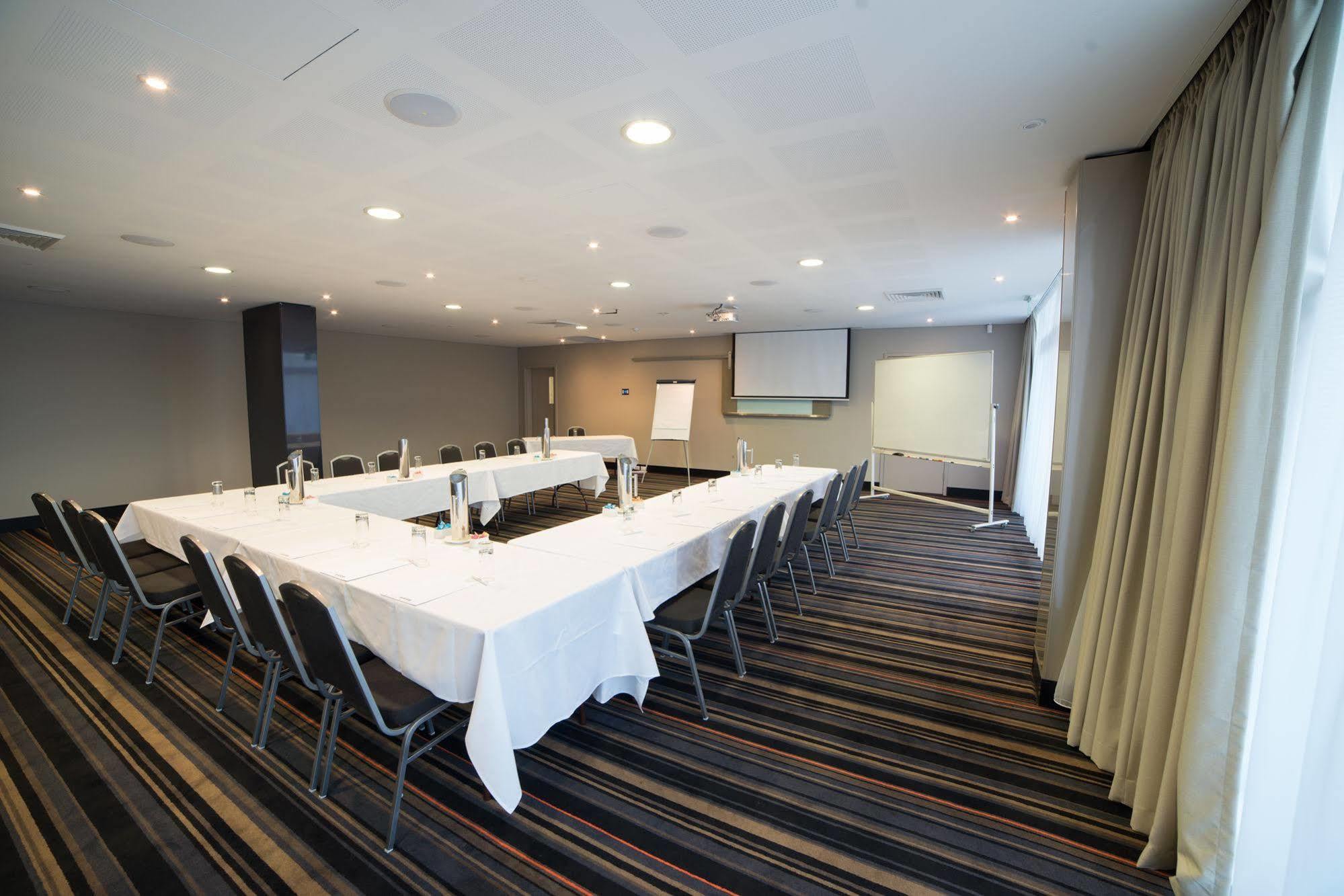 Quality Suites Pioneer Sands Wollongong Ngoại thất bức ảnh