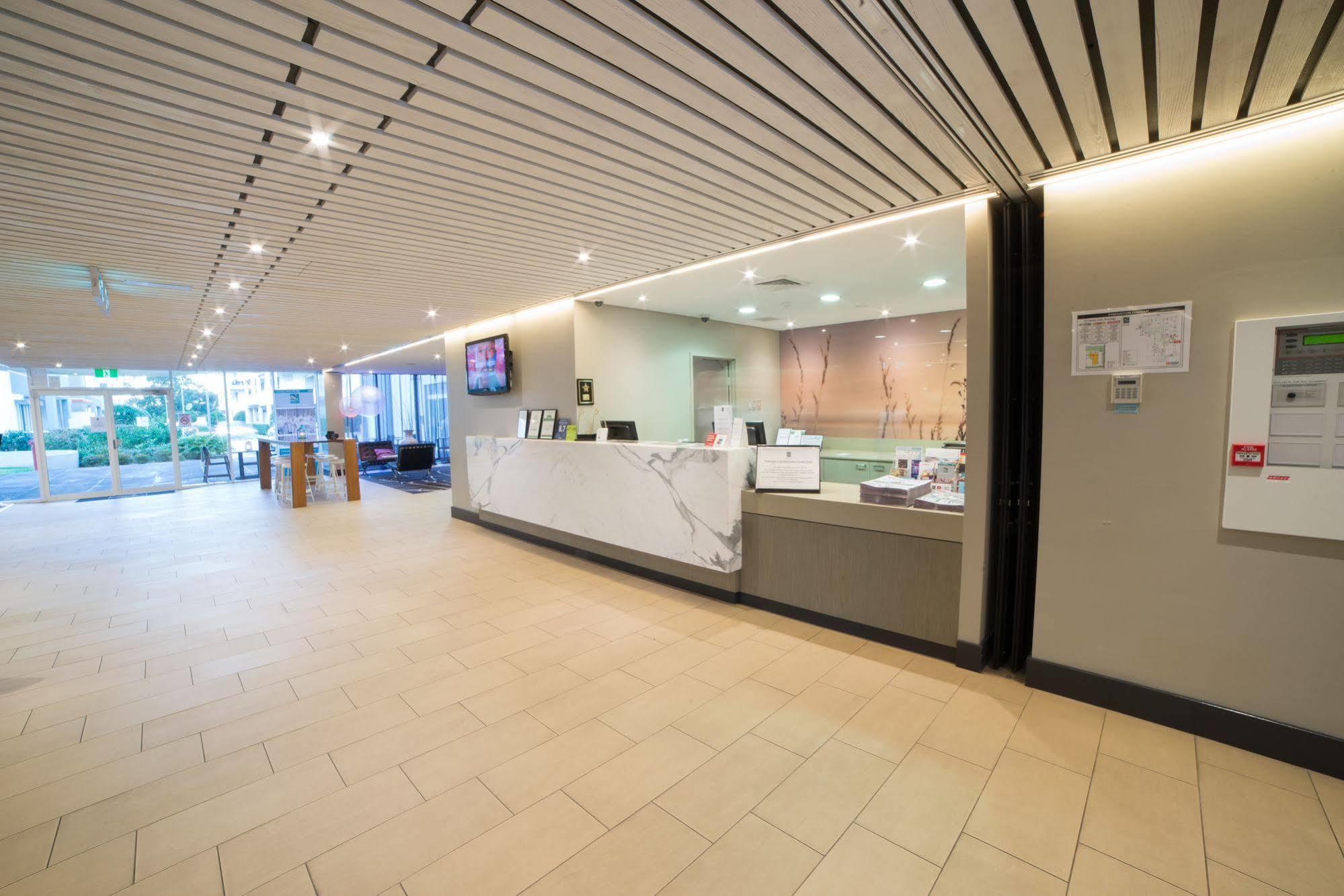 Quality Suites Pioneer Sands Wollongong Ngoại thất bức ảnh